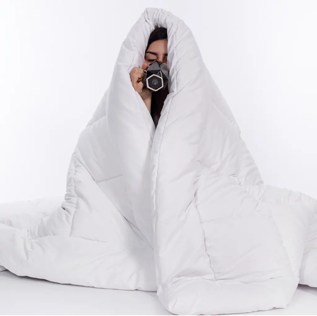 11_All Seaon Comforter 1.webp